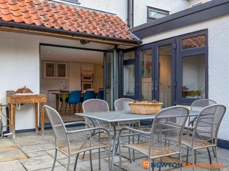 4 bedroom Detached house for sale in High Street, Collingham, NG23