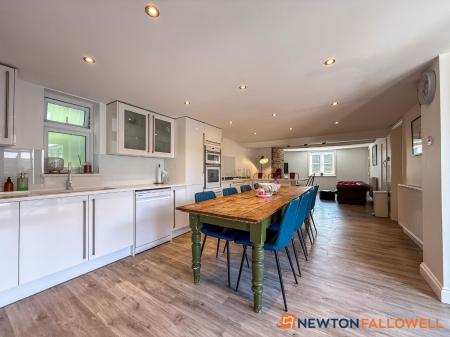 4 bedroom Detached house for sale in High Street, Collingham, NG23