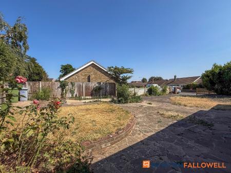 3 bedroom Semi-detached bungalow for sale in Coleridge Road, Balderton, NG24