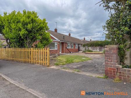 3 bedroom Semi-detached bungalow for sale in Coleridge Road, Balderton, NG24