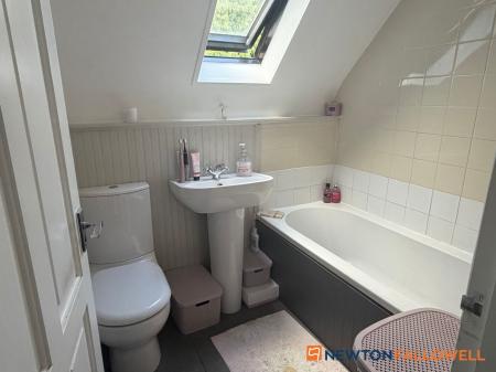 2 bedroom Semi-detached house for sale in Hawthorn Way, Bassingham, LN5