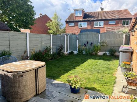 2 bedroom Semi-detached house for sale in Hawthorn Way, Bassingham, LN5
