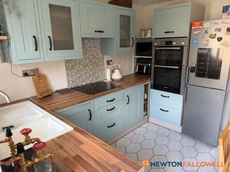 2 bedroom Semi-detached house for sale in Hawthorn Way, Bassingham, LN5