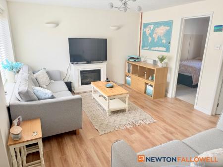 2 bedroom Semi-detached house for sale in Hawthorn Way, Bassingham, LN5