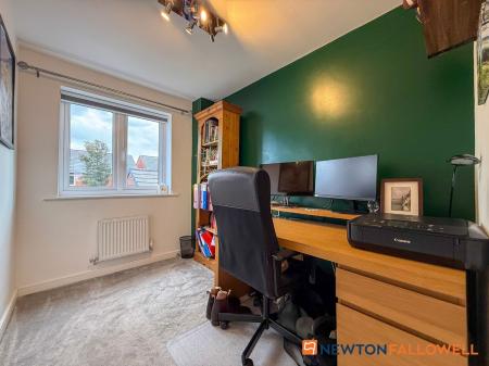 4 bedroom Semi-detached house for sale in Raddle Way, Middlebeck, NG24