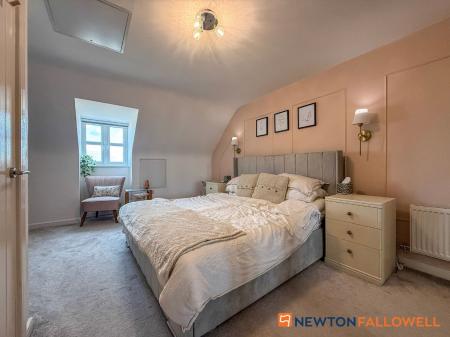 4 bedroom Semi-detached house for sale in Raddle Way, Middlebeck, NG24