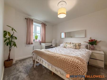 4 bedroom Semi-detached house for sale in Raddle Way, Middlebeck, NG24