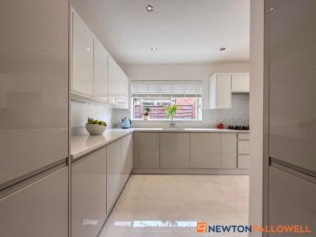 3 bedroom Detached house for sale in Ransome Close, Newark, NG24