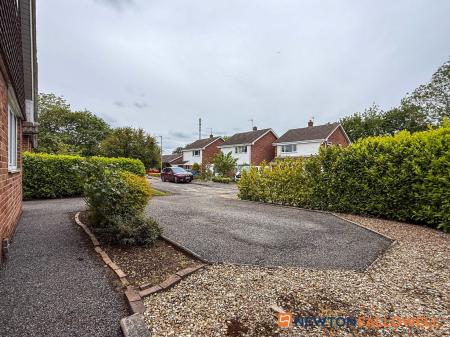 3 bedroom Detached house for sale in Ransome Close, Newark, NG24