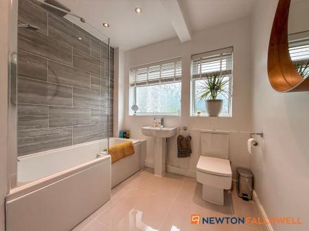 3 bedroom Detached house for sale in Ransome Close, Newark, NG24