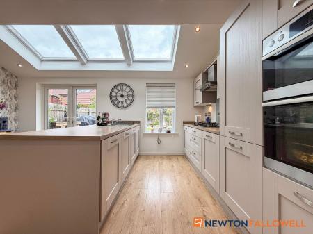 3 bedroom Semi-detached house for sale in Marigold Way, Newark, NG24