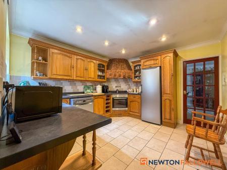 3 bedroom Detached bungalow for sale in School Lane, Farndon, NG24