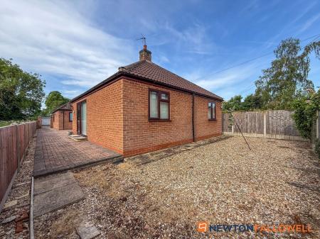 3 bedroom Detached bungalow for sale in School Lane, Farndon, NG24