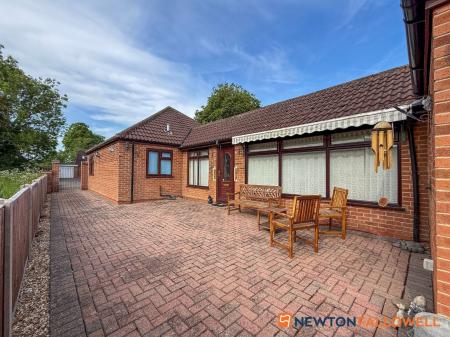 3 bedroom Detached bungalow for sale in School Lane, Farndon, NG24