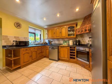 3 bedroom Detached bungalow for sale in School Lane, Farndon, NG24