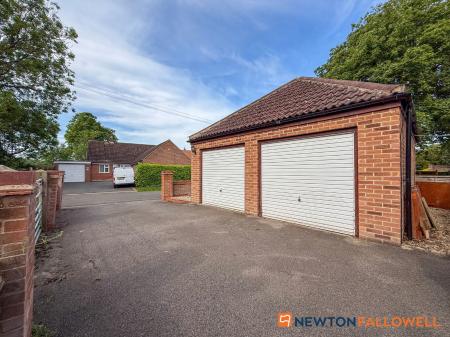 3 bedroom Detached bungalow for sale in School Lane, Farndon, NG24