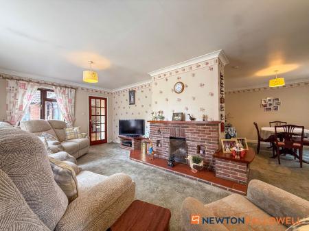 3 bedroom Detached bungalow for sale in School Lane, Farndon, NG24