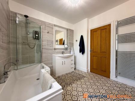 3 bedroom Detached bungalow for sale in Trent Close, North Muskham, NG23