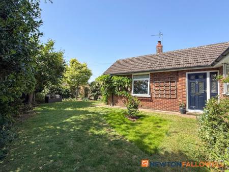 3 bedroom Detached bungalow for sale in Trent Close, North Muskham, NG23