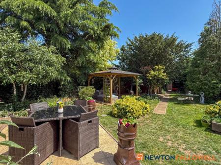 3 bedroom Detached bungalow for sale in Trent Close, North Muskham, NG23