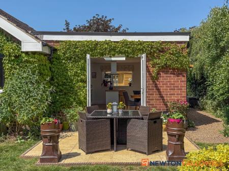 3 bedroom Detached bungalow for sale in Trent Close, North Muskham, NG23