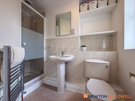 4 bedroom Detached house for sale in The Ivies, Farndon Road, Newark