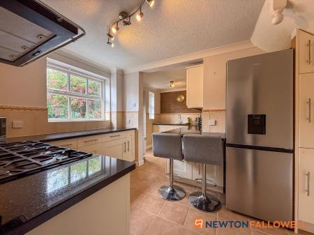 4 bedroom Detached house for sale in The Ivies, Farndon Road, Newark