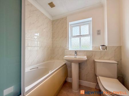 4 bedroom Detached house for sale in The Ivies, Farndon Road, Newark