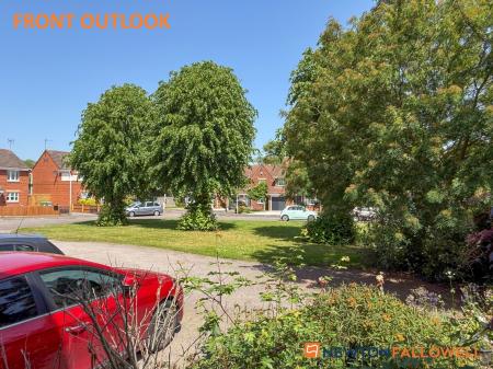 4 bedroom Detached house for sale in The Ivies, Farndon Road, Newark