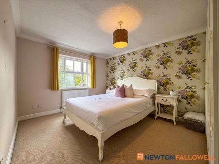 4 bedroom Detached house for sale in The Ivies, Farndon Road, Newark