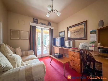 4 bedroom Detached house for sale in Barnby Road, Newark, NG24