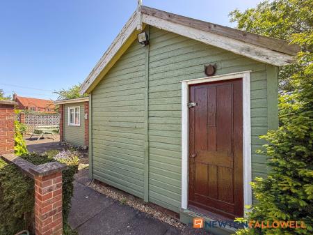 4 bedroom Detached house for sale in Barnby Road, Newark, NG24