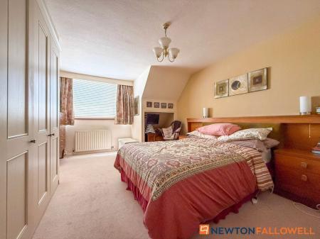 4 bedroom Detached house for sale in Barnby Road, Newark, NG24