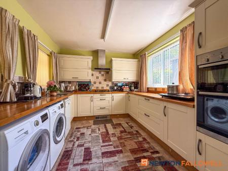 4 bedroom Detached house for sale in Barnby Road, Newark, NG24