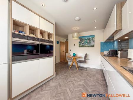 3 bedroom Detached house for sale in Weaver Avenue, Newark, NG24