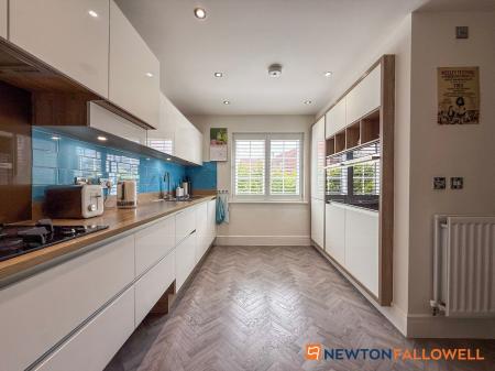 3 bedroom Detached house for sale in Weaver Avenue, Newark, NG24
