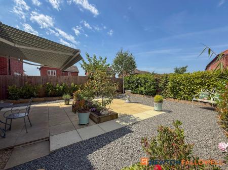 3 bedroom Detached house for sale in Weaver Avenue, Newark, NG24