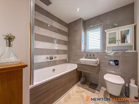 3 bedroom Detached house for sale in Weaver Avenue, Newark, NG24