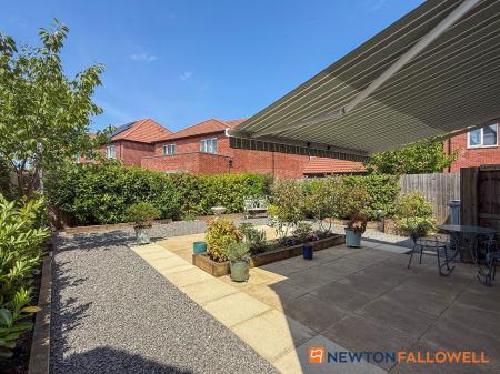 3 bedroom Detached house for sale in Weaver Avenue, Newark, NG24