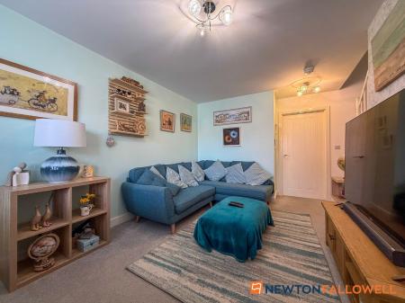 2 bedroom Semi-detached house for sale in Furrow Close, Middlebeck, NG24