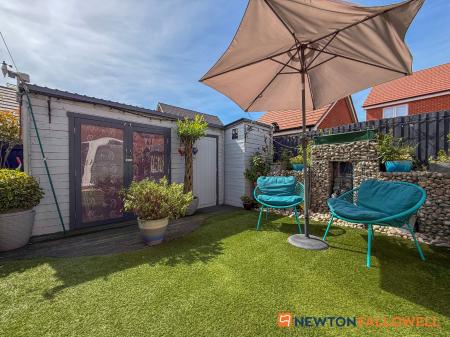 2 bedroom Semi-detached house for sale in Furrow Close, Middlebeck, NG24