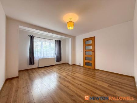 3 bedroom Semi-detached house for sale in Stephen Road, Newark, NG24