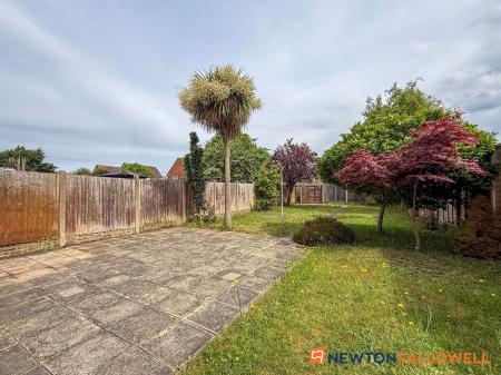 3 bedroom Semi-detached house for sale in Stephen Road, Newark, NG24