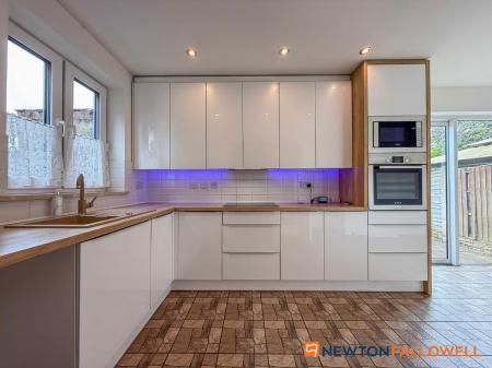 3 bedroom Semi-detached house for sale in Stephen Road, Newark, NG24