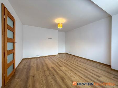 3 bedroom Semi-detached house for sale in Stephen Road, Newark, NG24