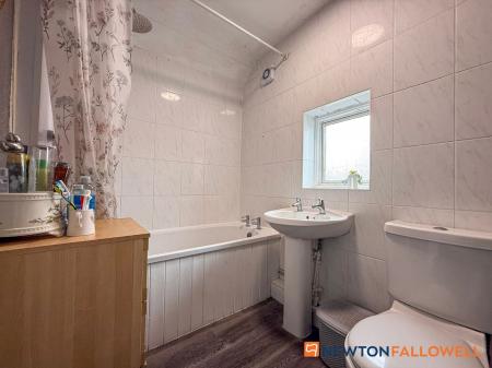 3 bedroom Semi-detached house for sale in Masefield Crescent, Balderton, NG24