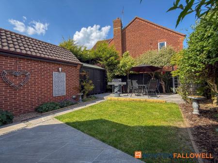 3 bedroom Detached house for sale in Revill Close, Claypole, NG23
