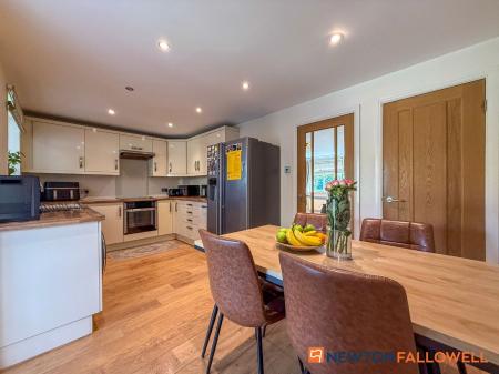 3 bedroom Detached house for sale in Revill Close, Claypole, NG23