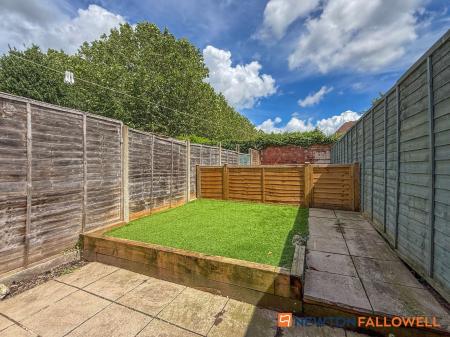 3 bedroom Terraced House for sale in Bowbridge Road, Newark, NG24