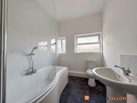 3 bedroom Terraced House for sale in Bowbridge Road, Newark, NG24